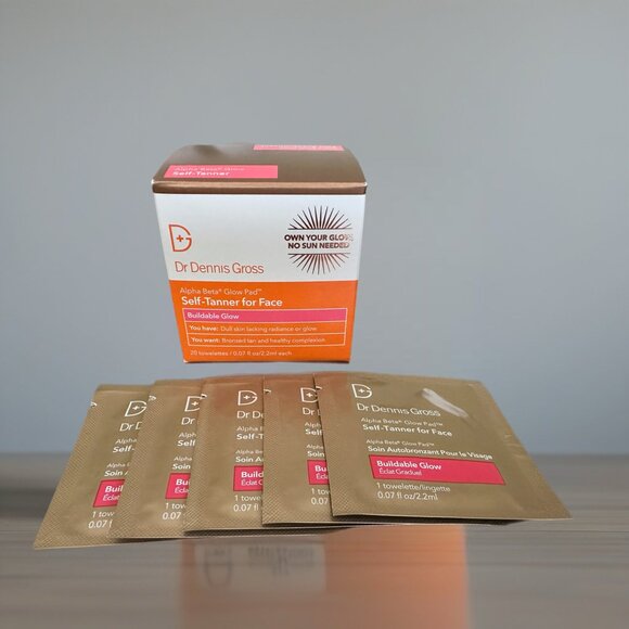 Dr. Dennis Gross Alpha Beta® Glow Pad Self-Tanner for Face – Buildable Glow - Picture 1 of 7